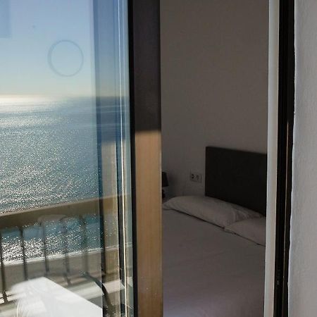 Beachfront Apartment Малага Экстерьер фото